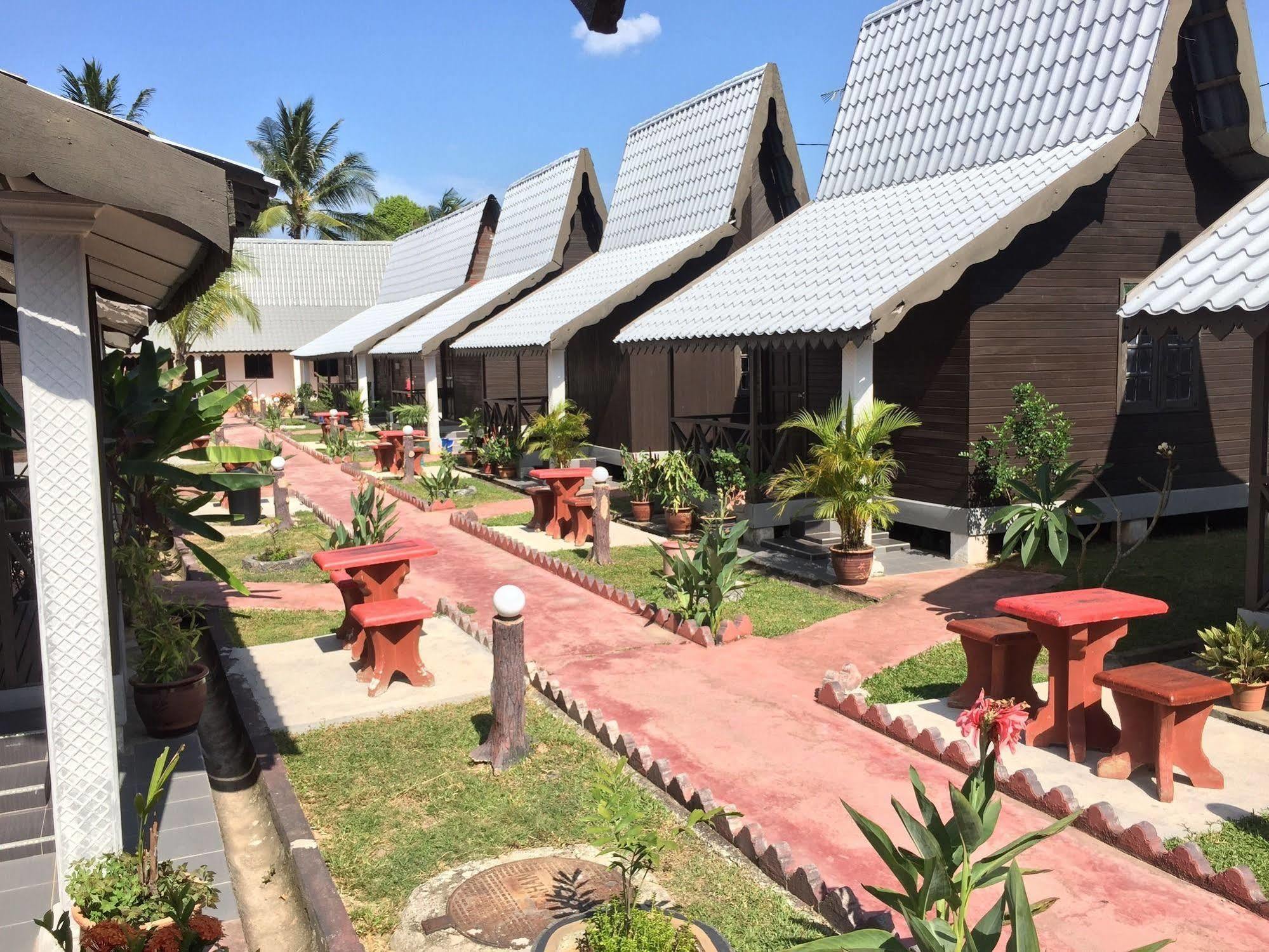 Rasa Senang Villa -Islam Guest Only Pantai Cenang  Eksteriør billede